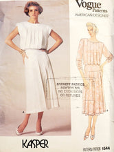 Load image into Gallery viewer, Vintage Vogue Pattern 1544, Dress Size 8
