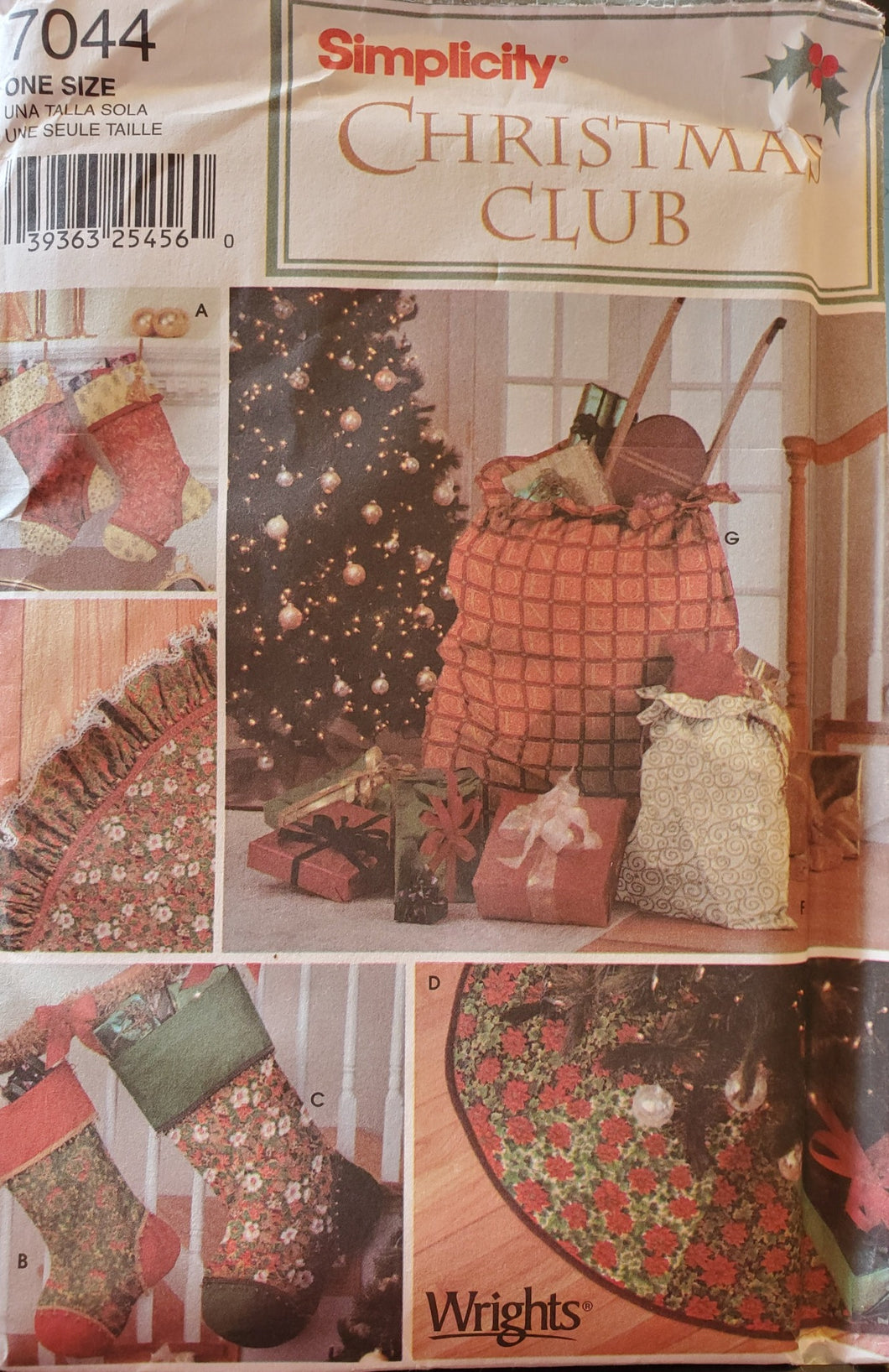 Simplicity 7044 Christmas Club Decor - stockings, tree skirts, gift bags